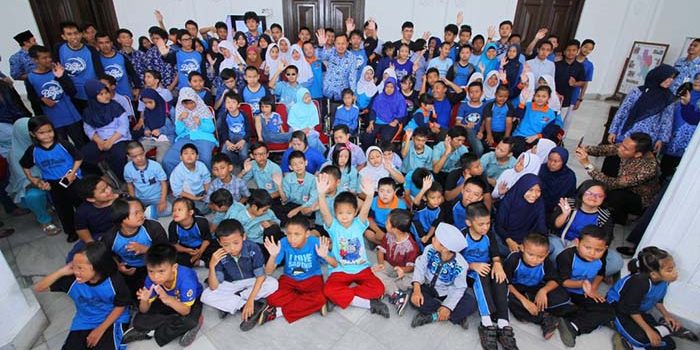 Light It Up Blue, Bogor! Lawang Salapan
