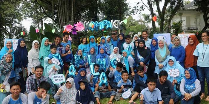 Light It Up Blue, Bogor! Lawang Salapan