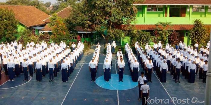 Komite SMP Negeri 14 Bogor Gaet TNI Latih Tata Upacara Bendera