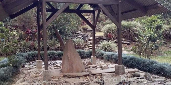 Situs Batu Kujang dan Batu Gores Simbol Pusaka Prabu Siliwangi