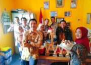 Staf Desa Sukawening Rayakan HUT Kades Ke-44