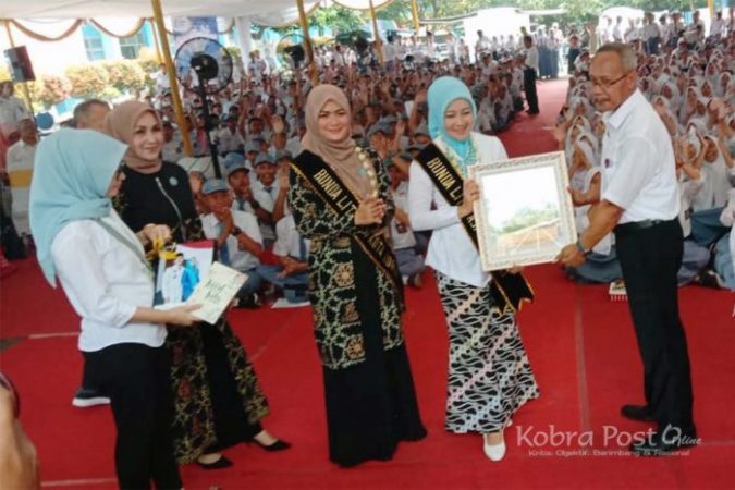 Istri Gubernur Jawa Barat Kunjungi SMK Negeri 2 Kota Bogor Istri Gubernur Jawa Barat Kunjungi SMK Negeri 2 Kota Bogor