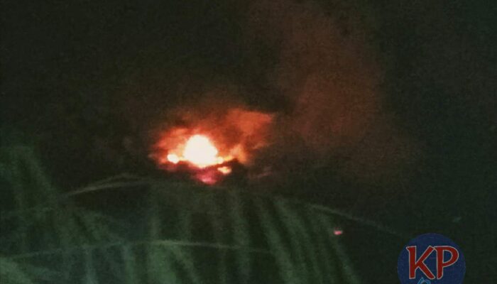 Tanah Kosong Terbakar di Kampung Pondokaso Sukabumi