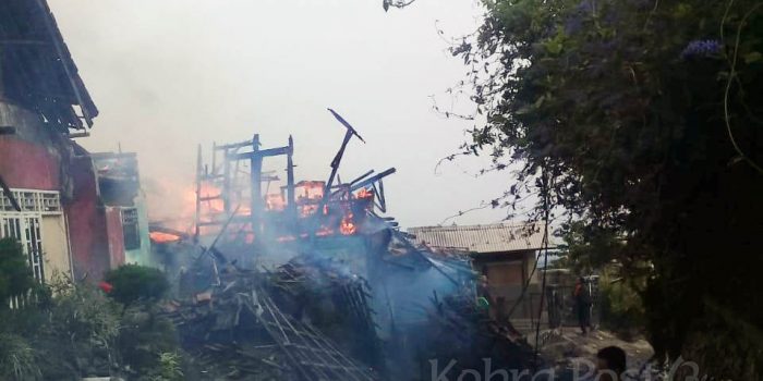 Diduga Akibat Korsleting Listrik, 2 Rumah di Cidahu Terbakar