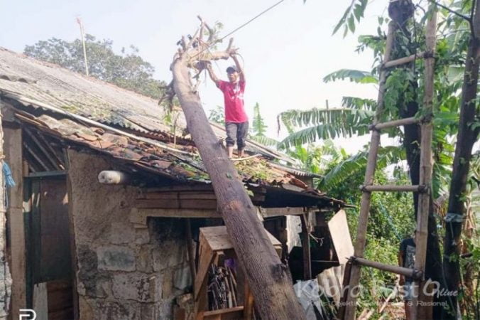 Hujan Angin, 6 Rumah Warga Kencana Rusak