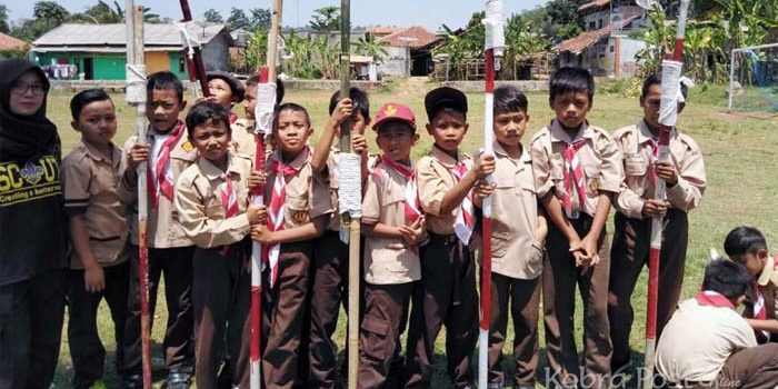 SDN Pasirgintung 2 Ajarkan Kedisiplinan Melalui Pramuka