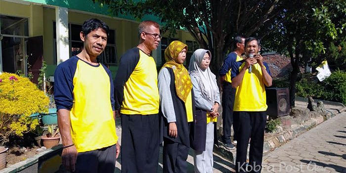 Siswa SDN Babakan Dramaga 04 Belajar Diluar Kelas