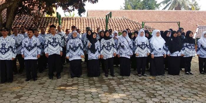 Ketua PGRI Nanggung Harap Pemerintah Perhatikan Nasib Guru Honor Upacara Hari Guru Nasional dan HUT PGRI ke 74