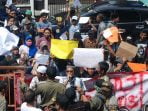Diduga LPJ Tidak Transparan, Warga Desa Situ Ilir Gelar Aksi Demo