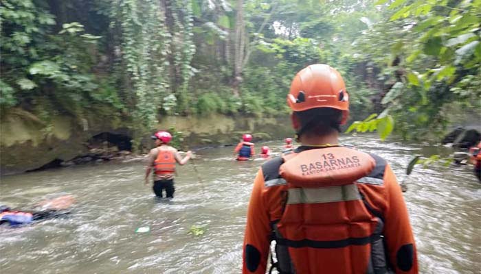 Tim SAR Gabungan Melakukan Pencarian