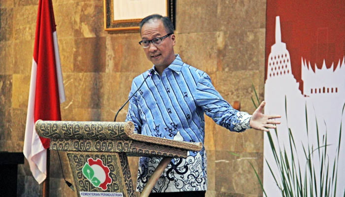 Menteri Perindustrian Agus Gumiwang Kartasasmita