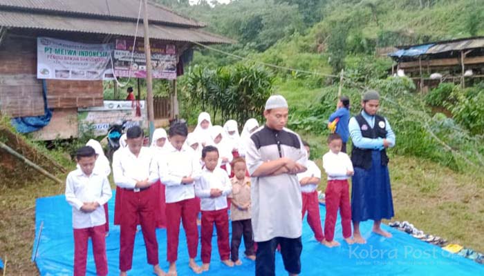 Relawan IMM Bogor Bangun Sekolah Darurat