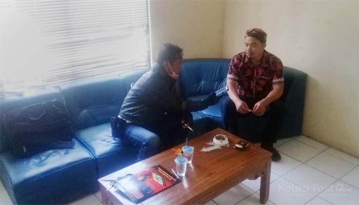 Desa Pangkal Jaya Nanggung Terapkan Cek Suhu Tubuh Kades Pangkal Jaya