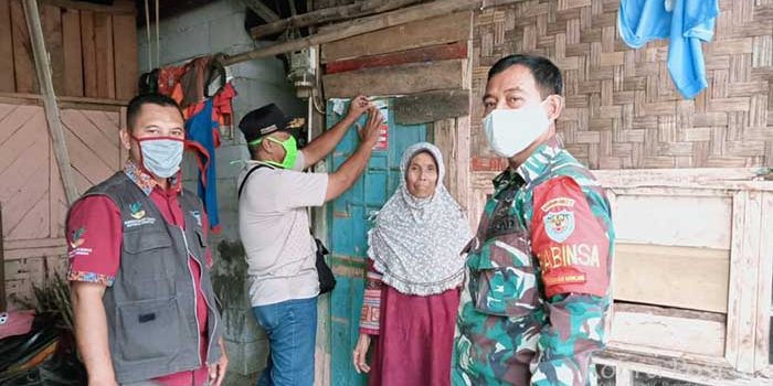 Rumah Penerima Bantuan PKH Ditempel Stiker