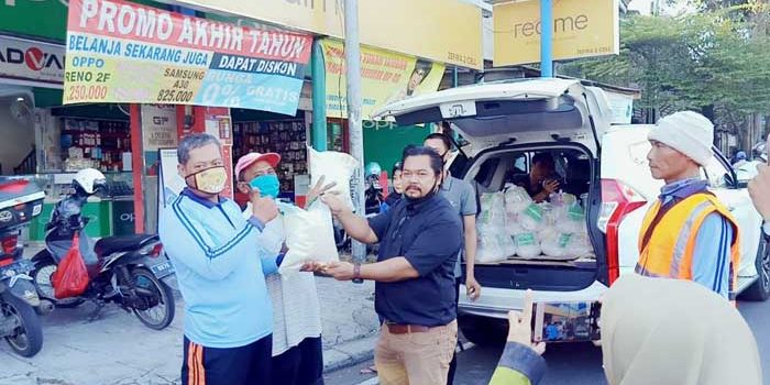 Sunarko Dirikan Posko Bantuan Terdampak COVID-19