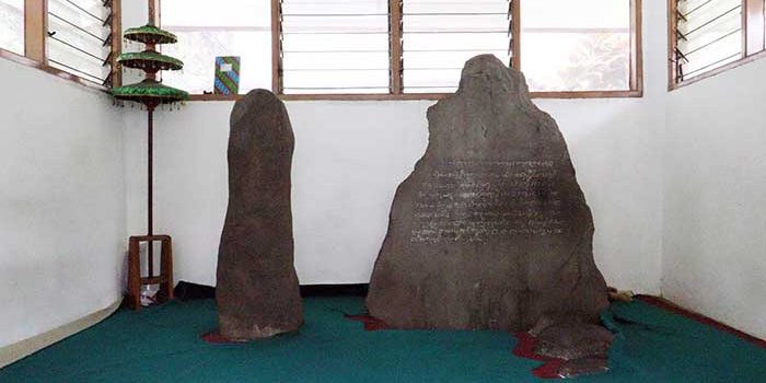 Jangan Ada Penista, Batu Tulis Aset Budaya