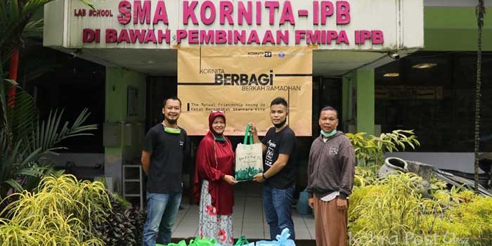 Alumni SMA Kornita Bogor Angkatan 14 Salurkan Bantuan