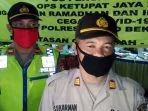Petugas PSBB Cibarusah Bekasi Minta Pengendara Putar Balik Kapolsek Cibarusah AKP Sukarman