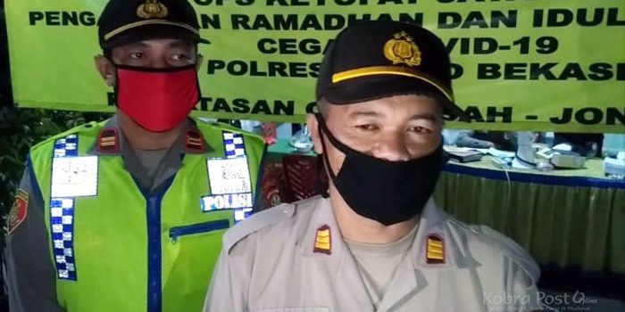 Petugas PSBB Cibarusah Bekasi Minta Pengendara Putar Balik