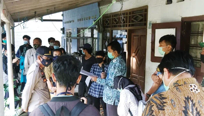 Isak Tangis Warnai Eksekusi Rumdin Kementerian Pertanian di Bogor Eksekusi Rumdin Kementerian Pertanian Bogor
