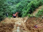 UPT Infrastruktur Jalan dan Jembatan Cigudeg Sigap Atasi Longsor