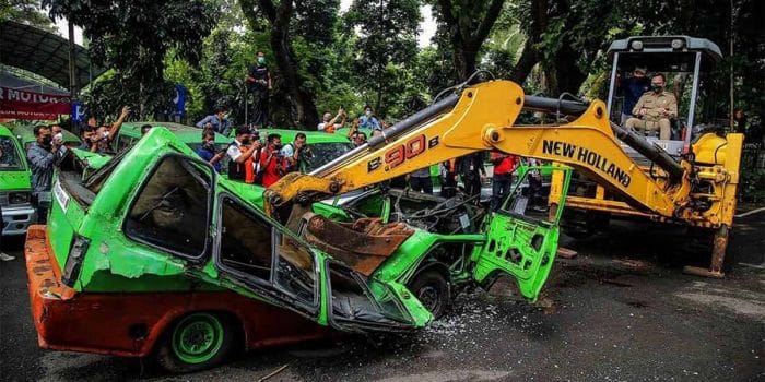 Angkot di Scraping, Bus Trans Pakuan Pengaspal