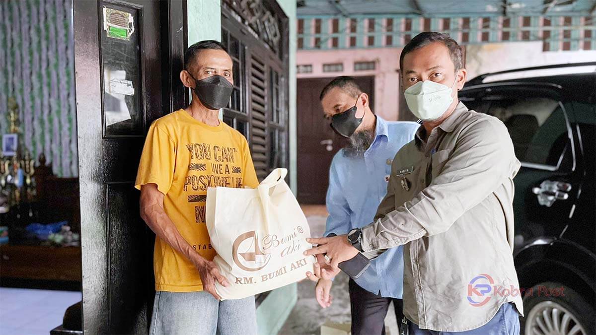 Omicron Masuk Babakan, Lurah Jenguk Warga yang Isoman Omicron