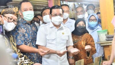 Harga Daging dan Minyak Goreng di Pasar Cibinong Masih Mahal
