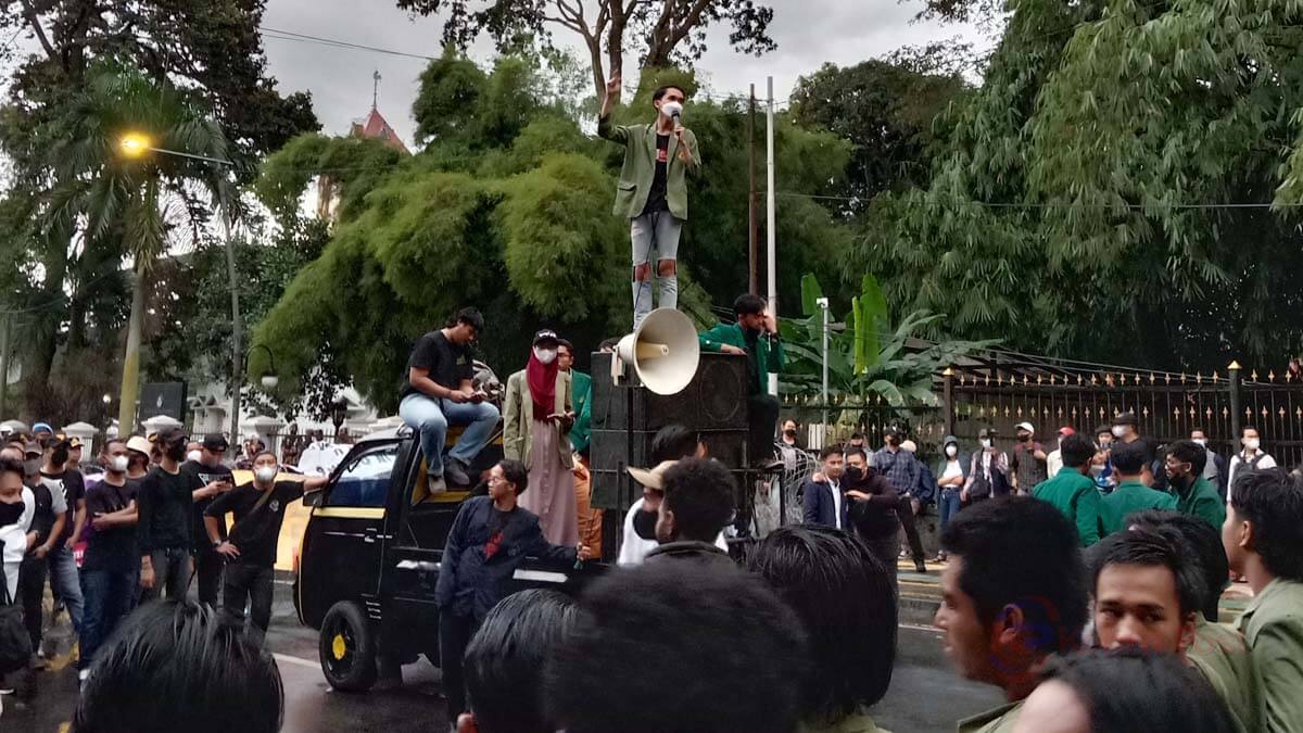 Ratusan Mahasiswa Bogor Menggugat Istana