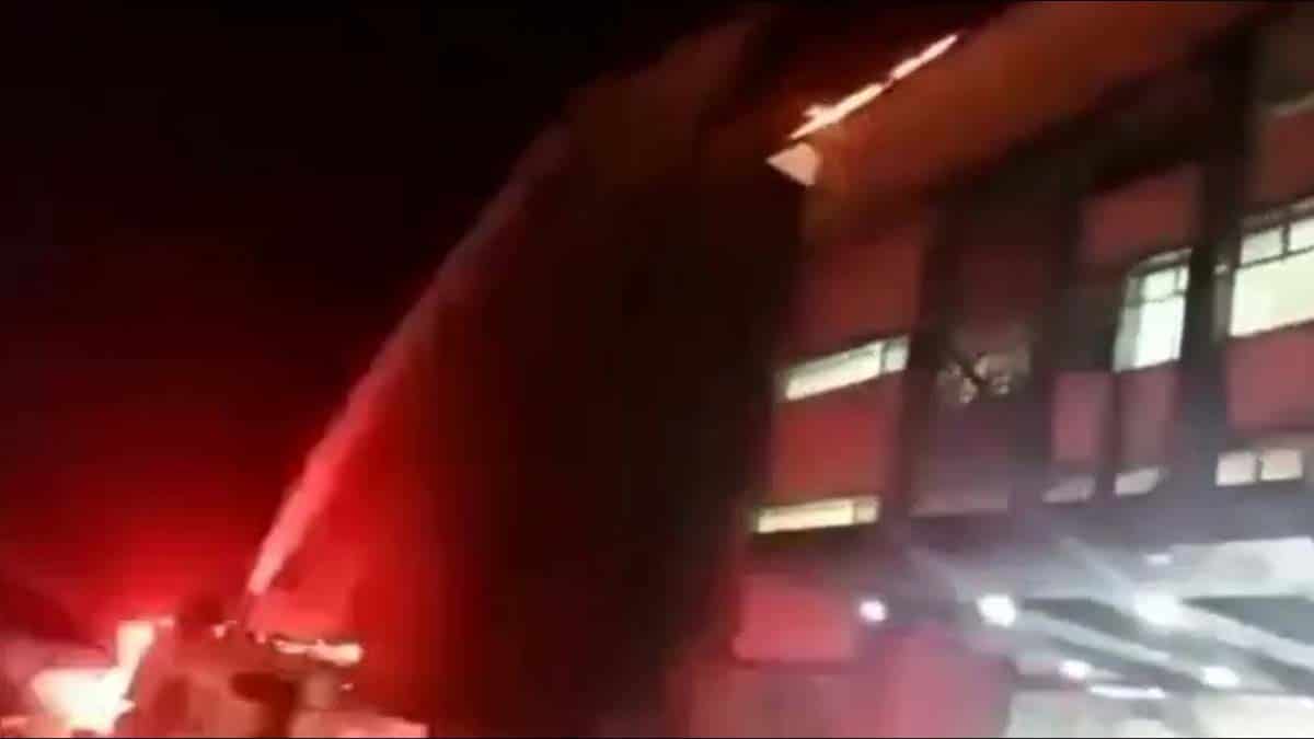 Lantai 4 Gedung RSUD Leuwiliang Bogor Terbakar