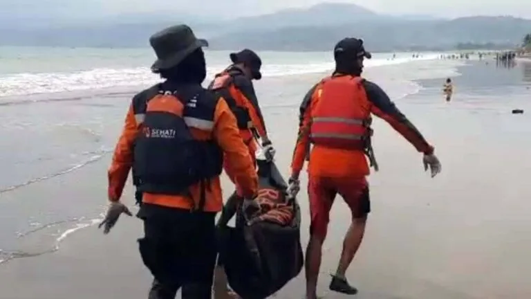 Bocah Tenggelam di Rawa Kalong