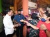 Warga Sambut Jokowi ke Pasar di Bogor
