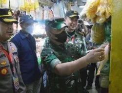 Kasad Cek Harga Minyak Goreng di Pasar Anyar Kota Bogor harga minyak goreng