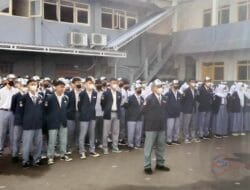 upacara peringatan hardiknas smk bhakti insani