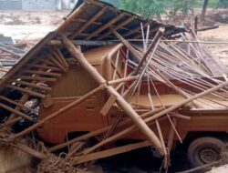 Banjir Bandang Terjang Desa Cibunian, 1 Tewas dan 1 Hilang