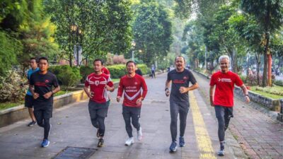 Akrab, Bima Arya dan Ganjar Pranowo Lari Pagi Bareng 