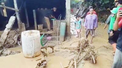 Pasca Banjir Bandang, Warga Purasari Masih Kesulitan MCK