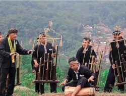 Desa Mekarjaya Cigudeg Dorong Seni Angklung Gubrak Bisa Mendunia