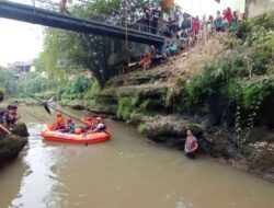 BPBD dan Tim SAR Gabungan Temukan Bocah Hanyut di Sungai Ciliwung