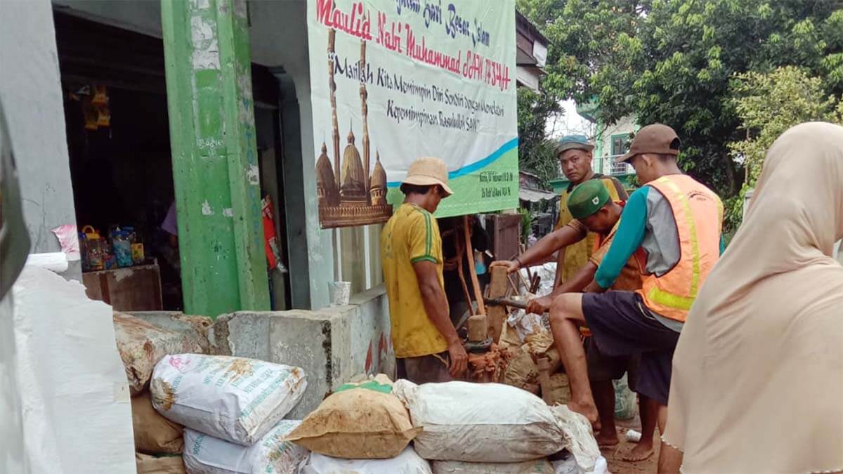 Warga Senang Air Bersih Ngocor ke Sukadamai