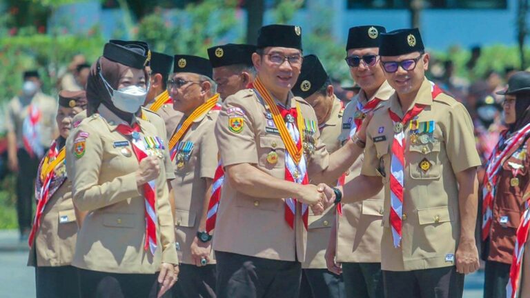 Bima Arya Raih Lencana Darma Bakti Pramuka