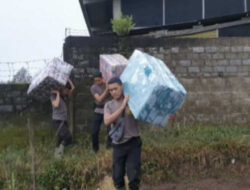 Personil Polres Bogor Keliling Posko dan Desa Distribusikan Bantuan