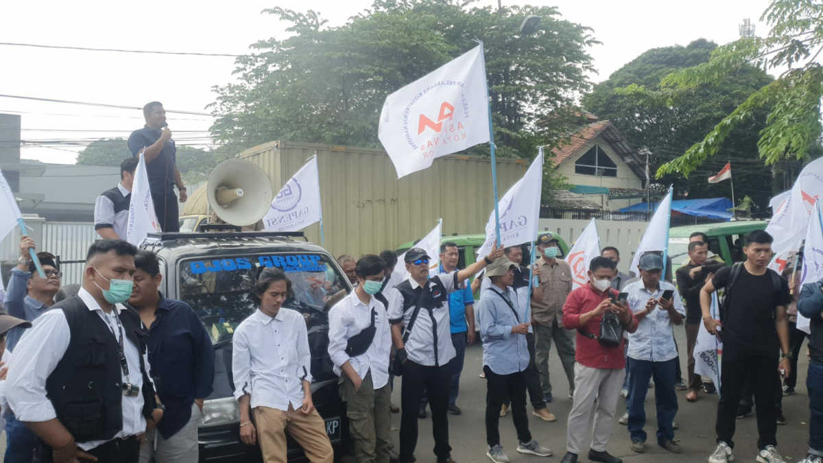 5 Asosiasi Jasa Kontruksi Geruduk Gedung DPRD Kota Bogor ASOSIASI