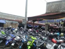 Lahan Parkir Pasar Lama Cikarang Diduga Tak Berizin limbah