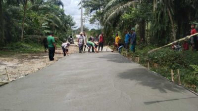 Desa Cintamanik Tuntaskan Jalan Lintas Kampung 9