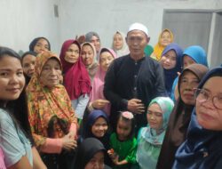 Calon Kades Deden Ruhiyat Tampung Aspirasi Emak-emak