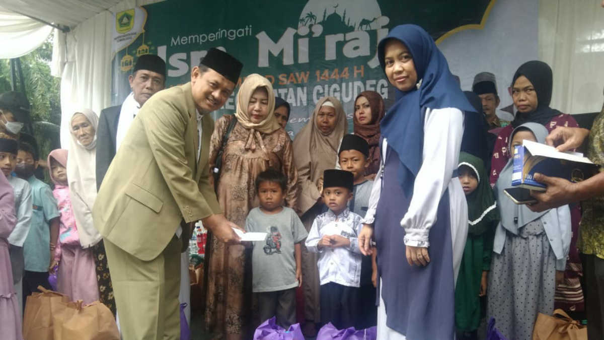 Peringati Isra Mikraj, Kecamatan Cigudeg Bahagiakan Anak Yatim