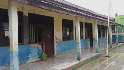 Murid SMP Baitul Ilmi Cigudeg Dihantui Ketakutan Sekolahnya Ambruk