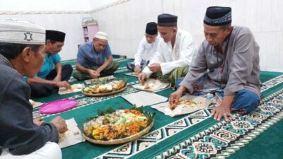 Musala Baitul Muttaqin Gelar Haul dan Murak Tumpeng