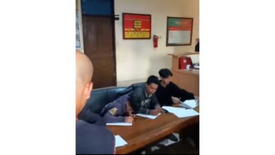 Polsek Babakan Madang Amankan Pelaku Konvoi Sepeda Motor Pembawa Pedang